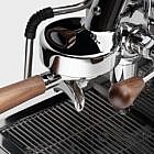Zweikreis-Espressomaschine, polierter Edelstahl, Walnussholz